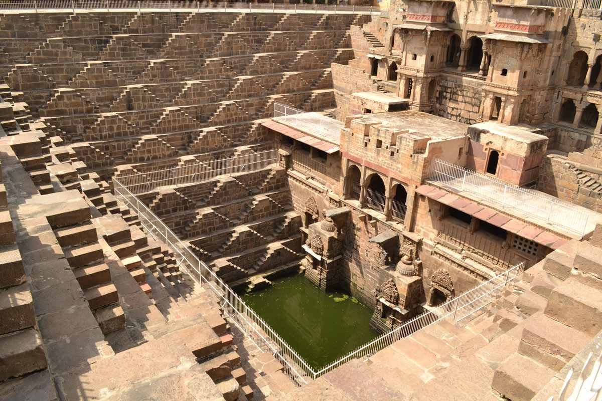 Po&ccedil;o na India