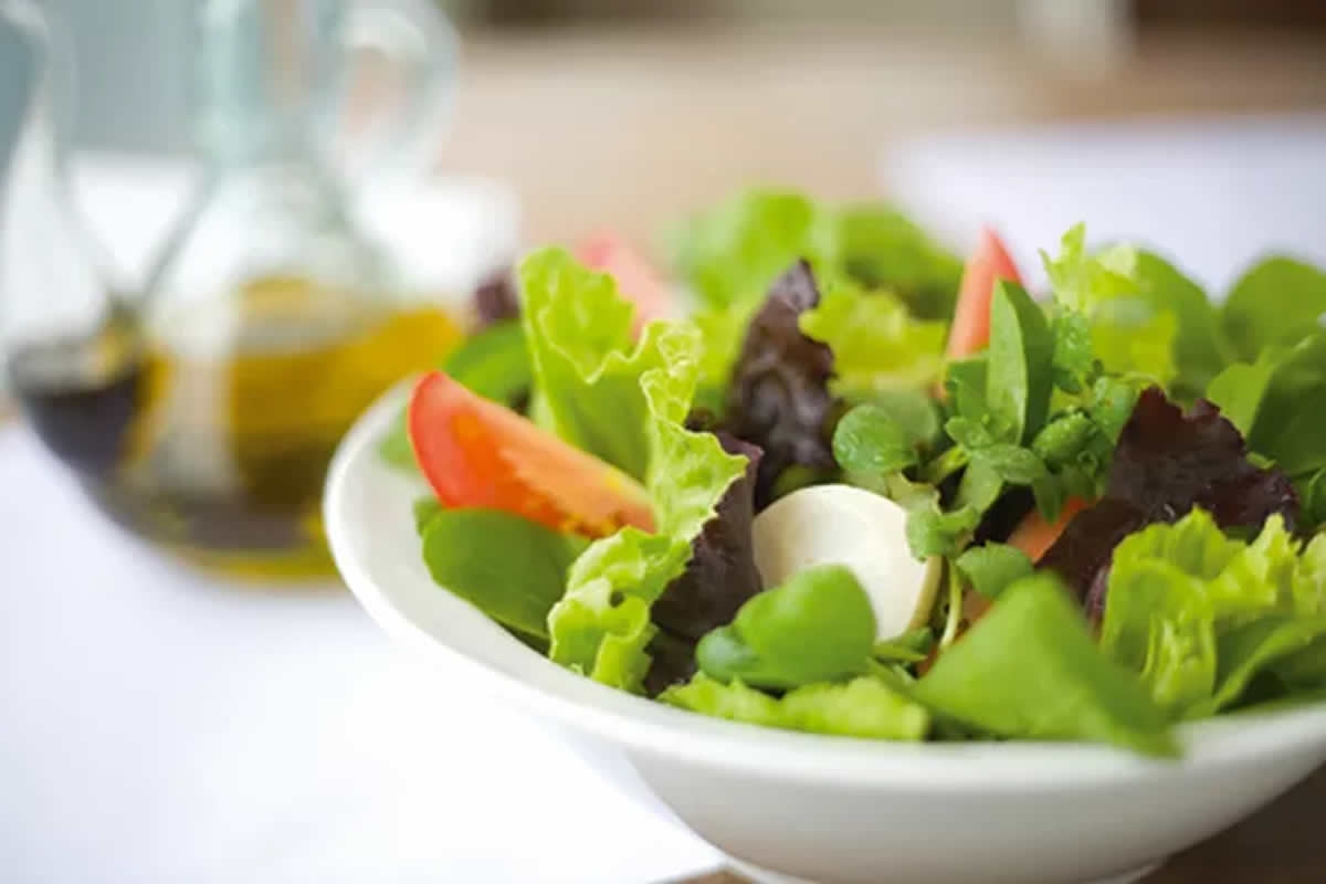 A Rela&ccedil;&atilde;o entre Alimenta&ccedil;&atilde;o e Vibra&ccedil;&atilde;o Energ&eacute;tica